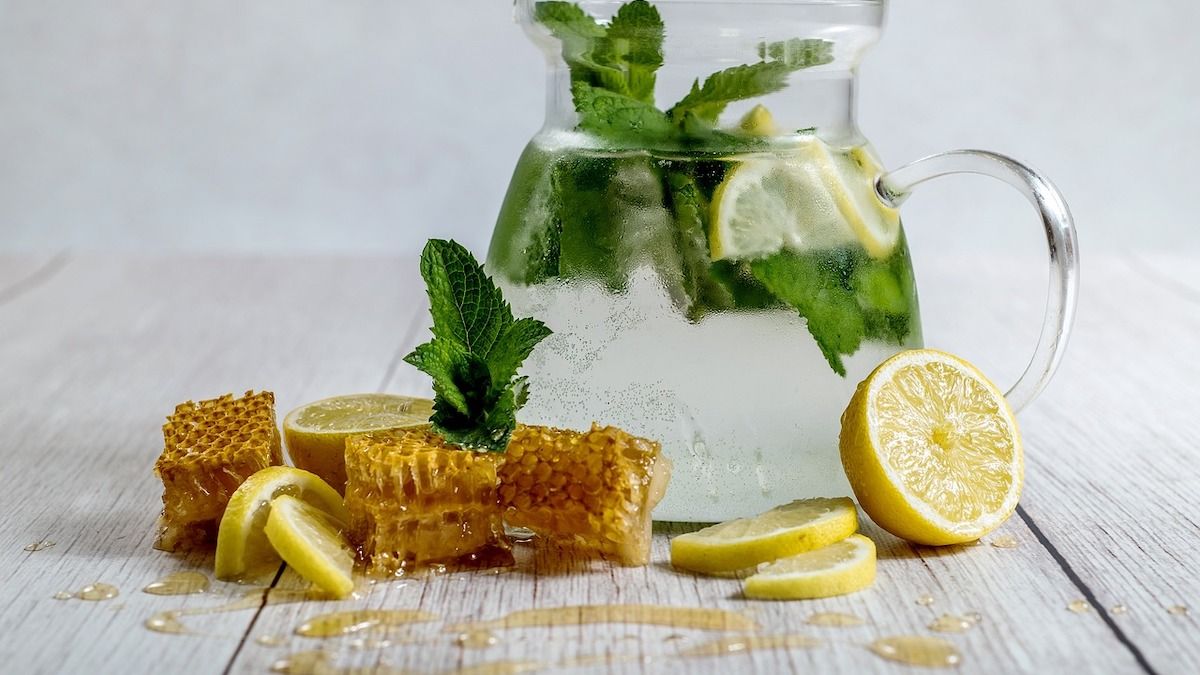 Por que você bebe água com limão pela manhã?  Aqui estão todos os benefícios de hábitos saudáveis