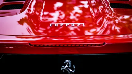 Il valore di mercato di Ferrari ha superato quello di Stellantis